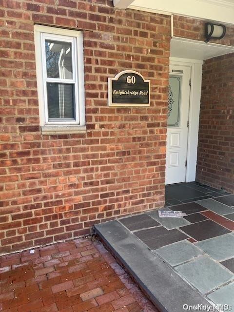 60 Knightsbridge Road # 3B, Great Neck, NY 11021