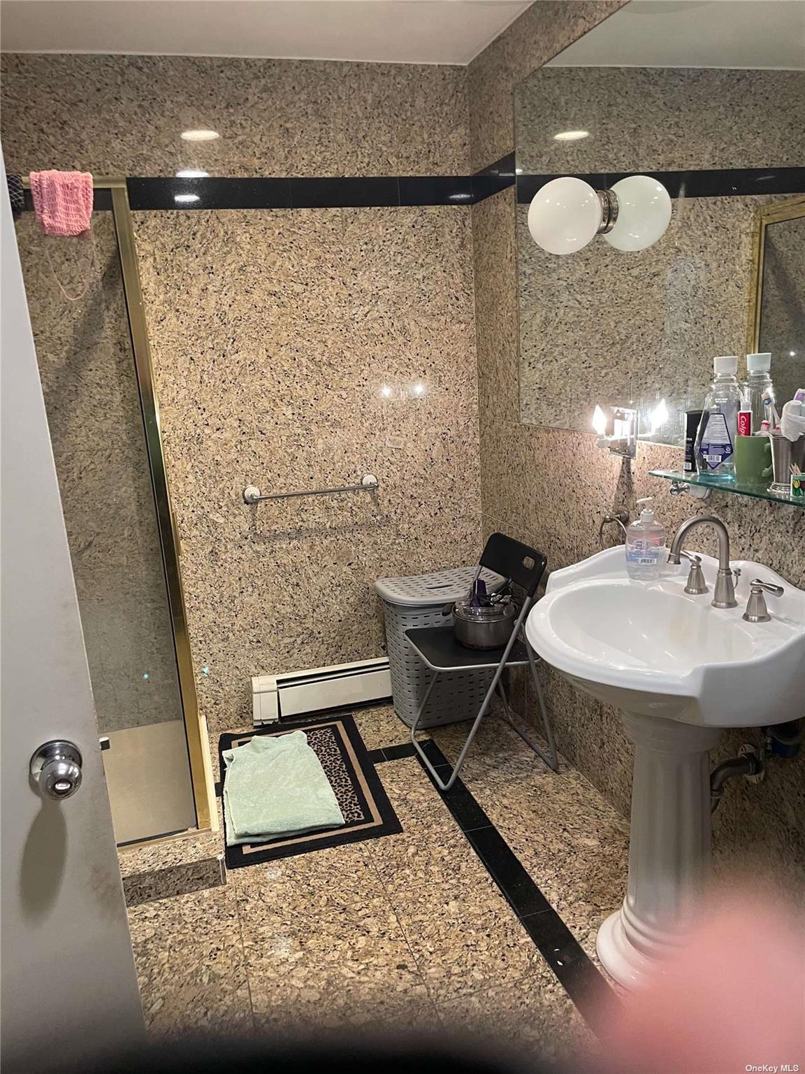 5 Devonshire Lane, Great Neck, NY 11023