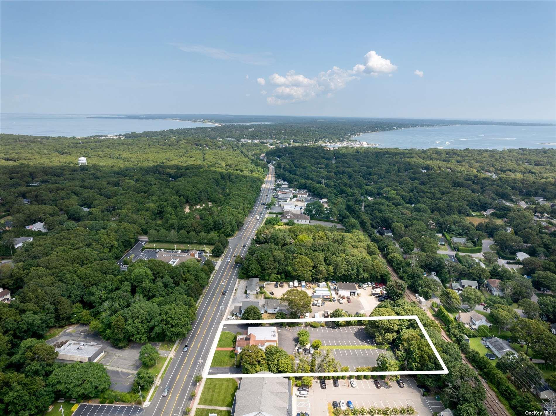 94 E Montauk Highway, Hampton Bays, NY 11946