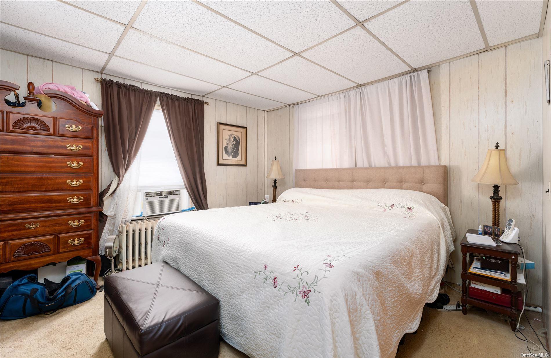 94 E Montauk Highway, Hampton Bays, NY 11946