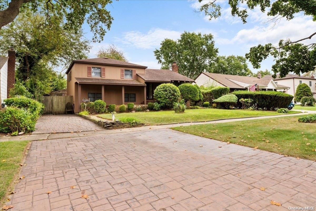 151 Thomas Powell Boulevard, Farmingdale, NY 11735