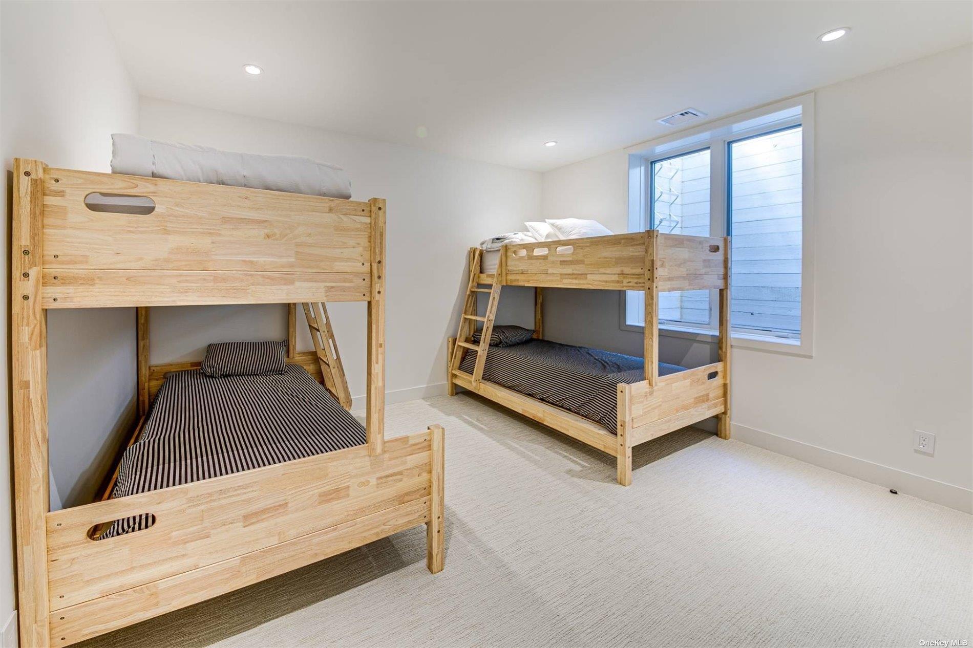 5 Two Holes Water Road, East Hampton, NY 11937