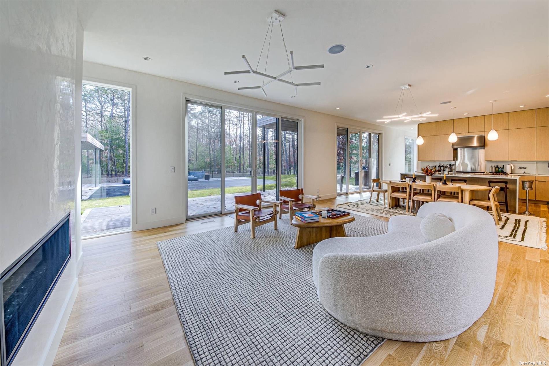 5 Two Holes Water Road, East Hampton, NY 11937