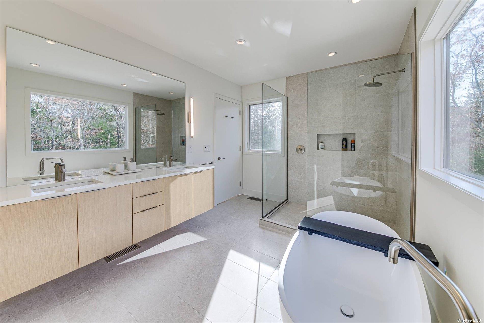 5 Two Holes Water Road, East Hampton, NY 11937