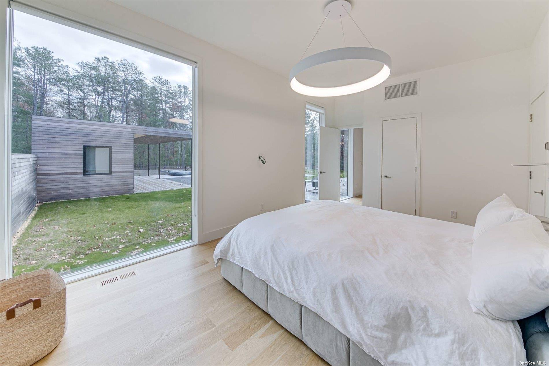 5 Two Holes Water Road, East Hampton, NY 11937