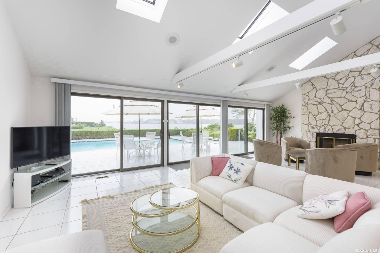 14 Canal Way, Hampton Bays, NY 11946