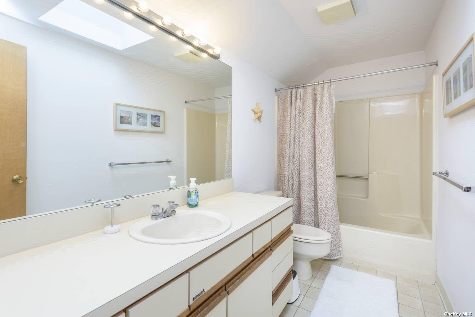 14 Canal Way, Hampton Bays, NY 11946