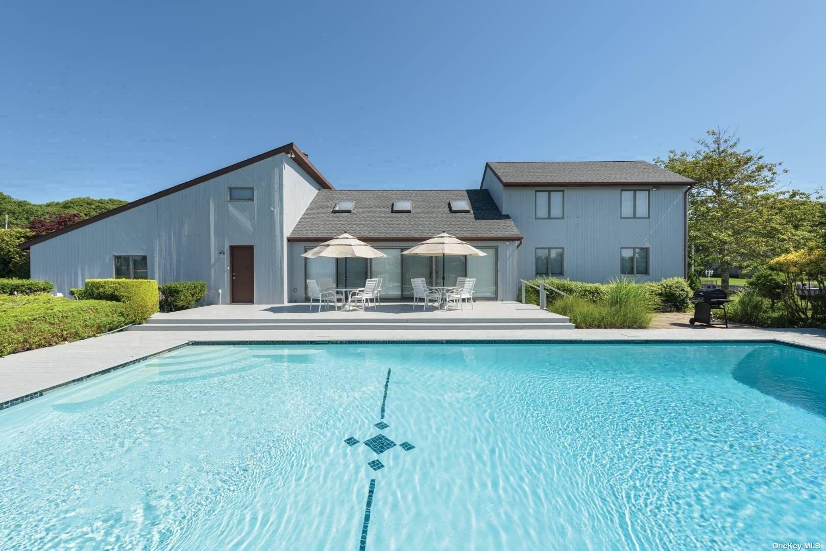 14 Canal Way, Hampton Bays, NY 11946