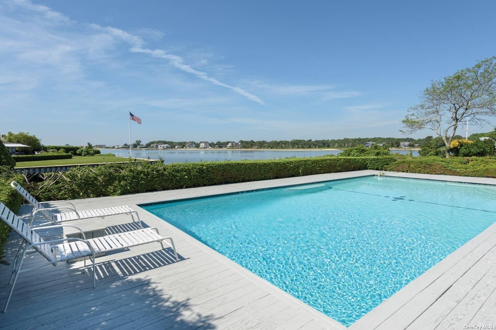 14 Canal Way, Hampton Bays, NY 11946