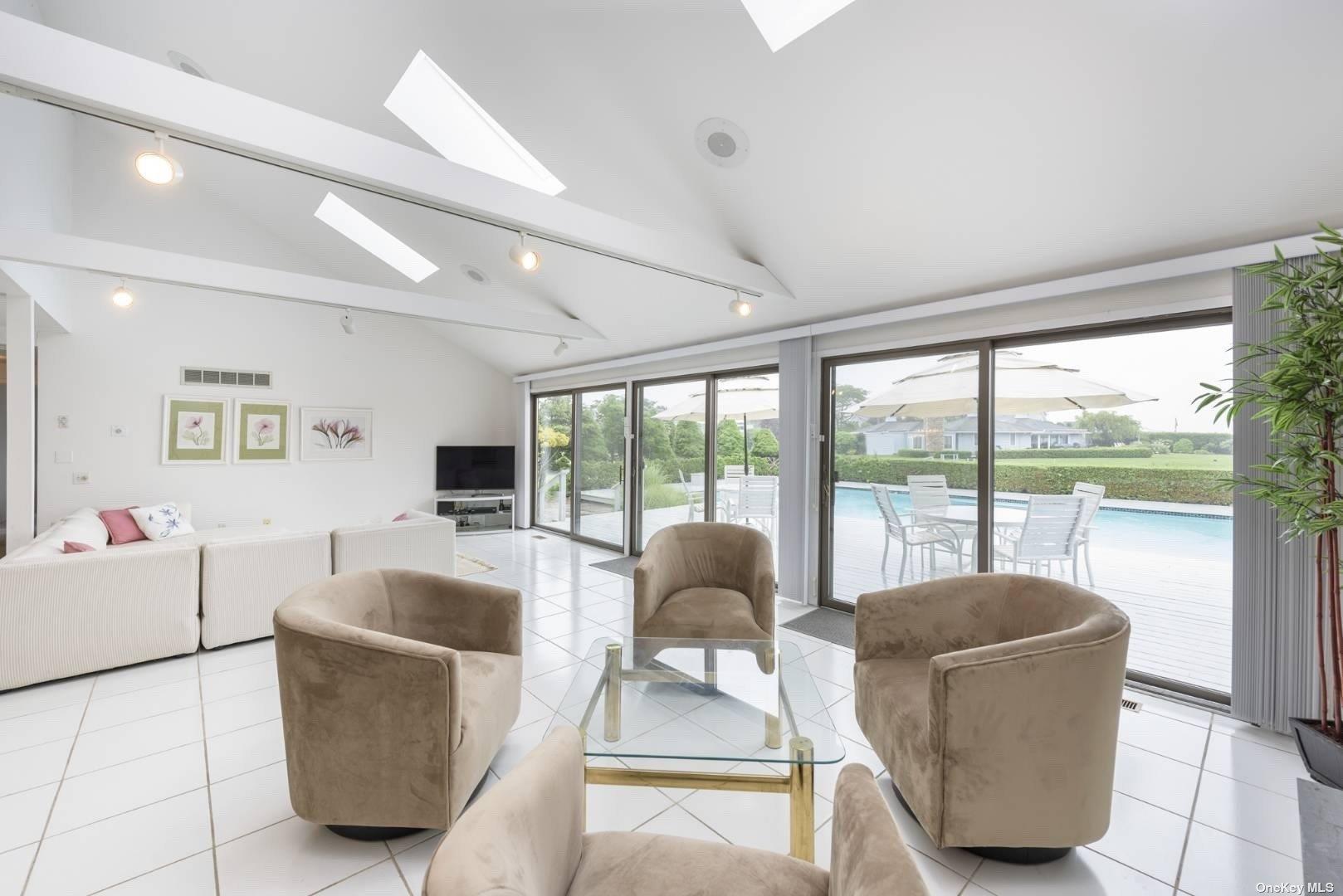 14 Canal Way, Hampton Bays, NY 11946