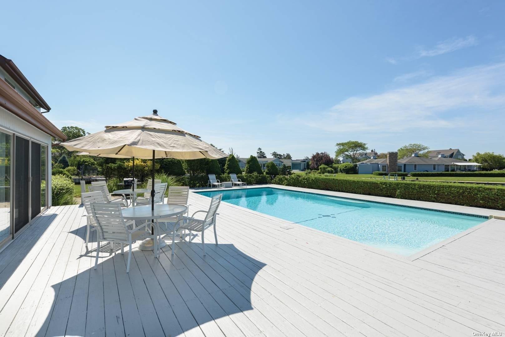 14 Canal Way, Hampton Bays, NY 11946