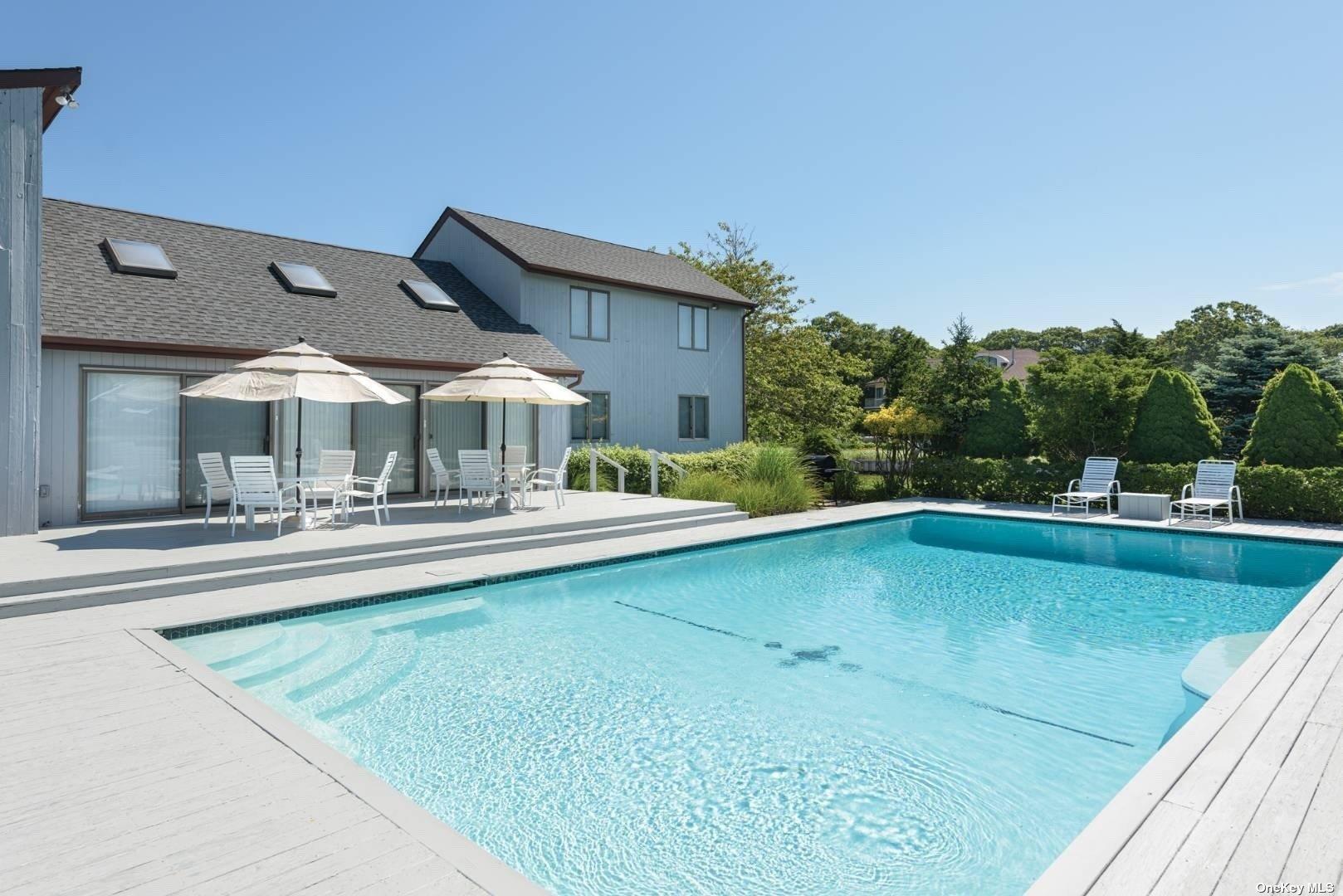 14 Canal Way, Hampton Bays, NY 11946