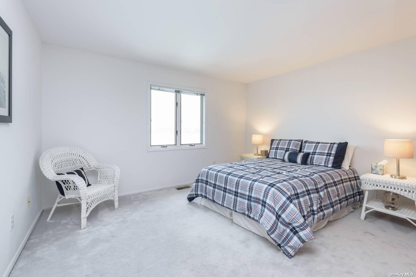 14 Canal Way, Hampton Bays, NY 11946