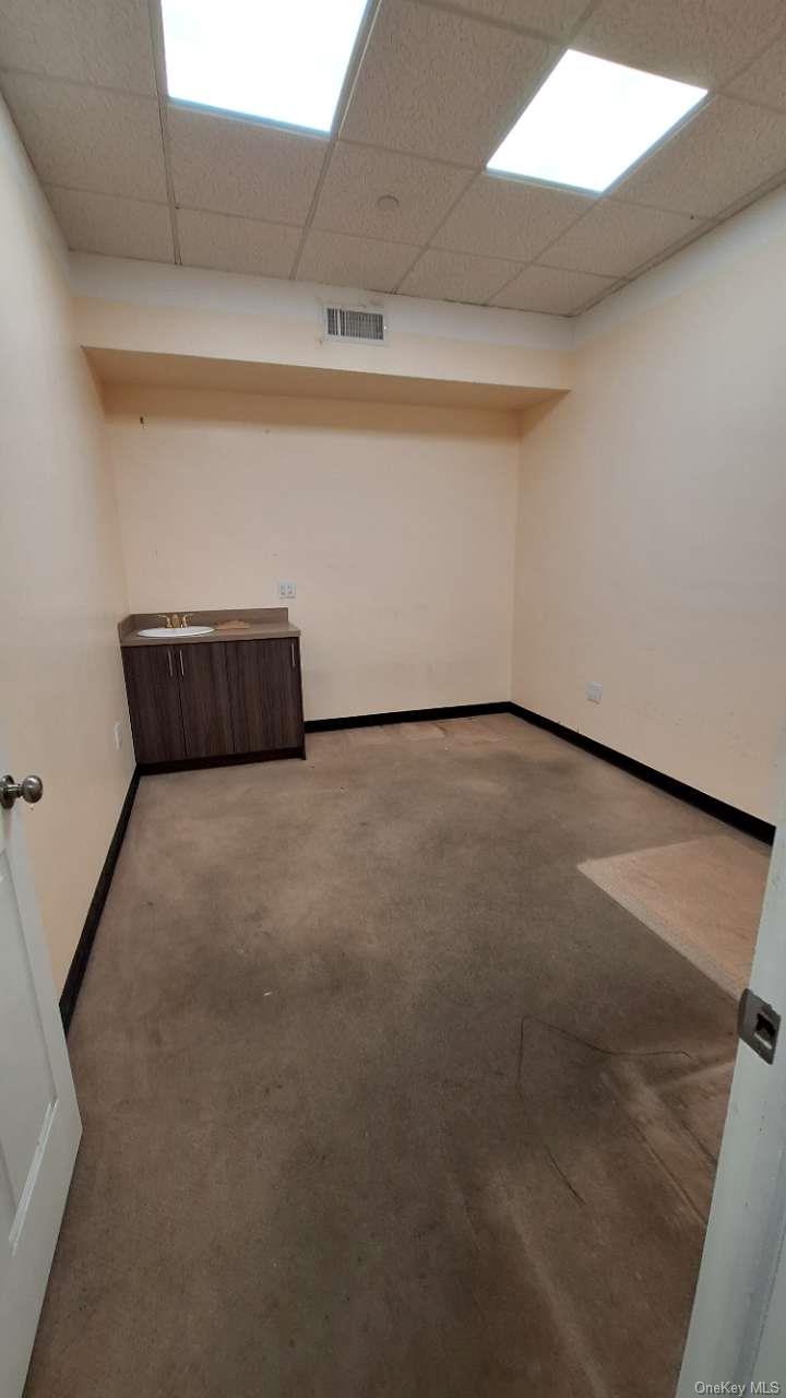 82-25 Queens Boulevard # 1A, Elmhurst, NY 11373