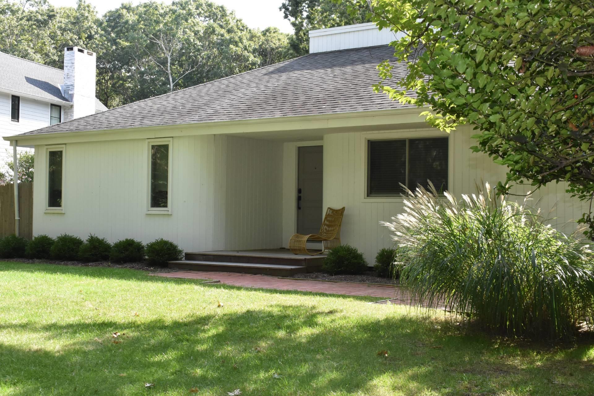 9 Sulky Circle, East Hampton, NY 11937