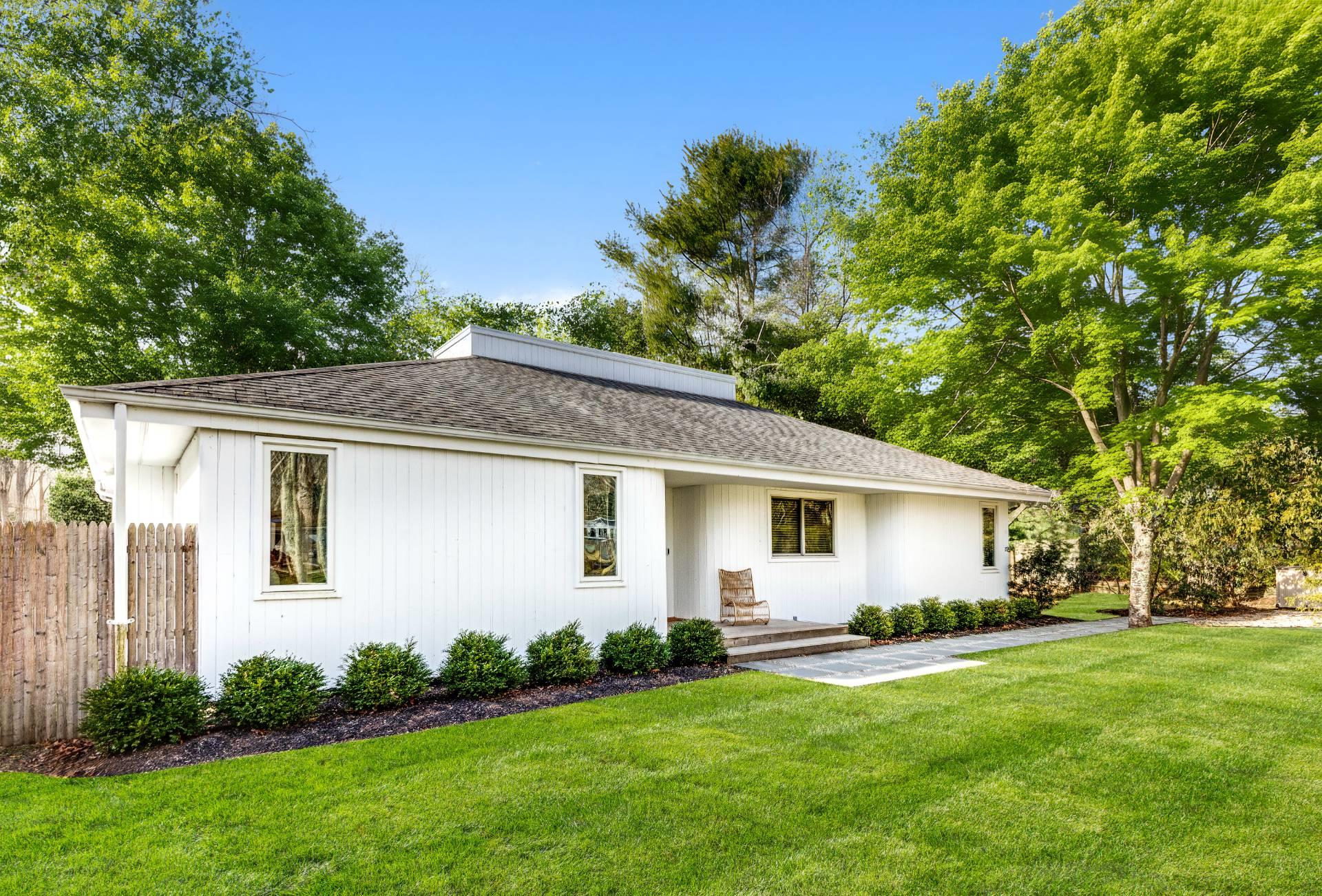 9 Sulky Circle, East Hampton, NY 11937