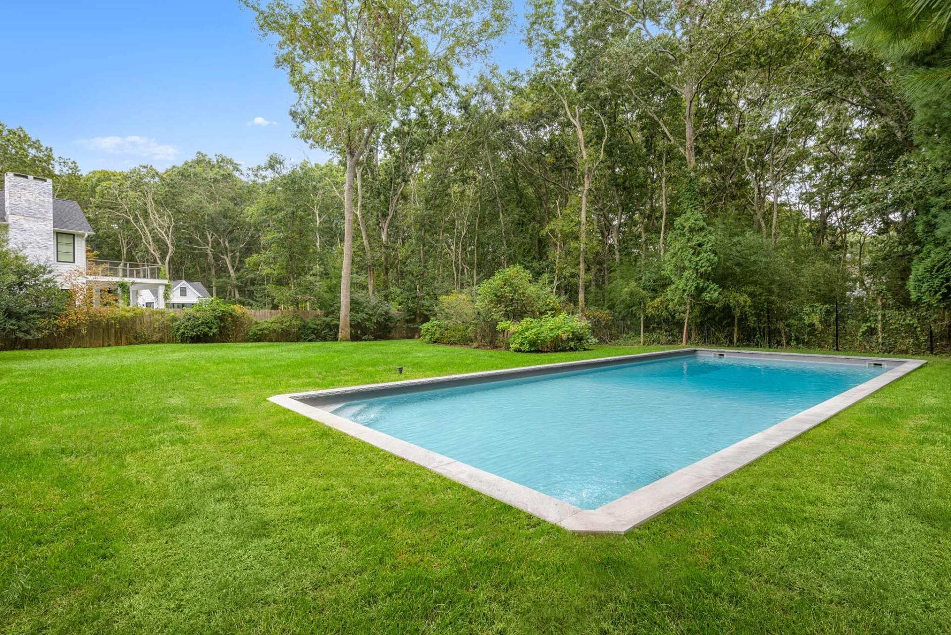 9 Sulky Circle, East Hampton, NY 11937