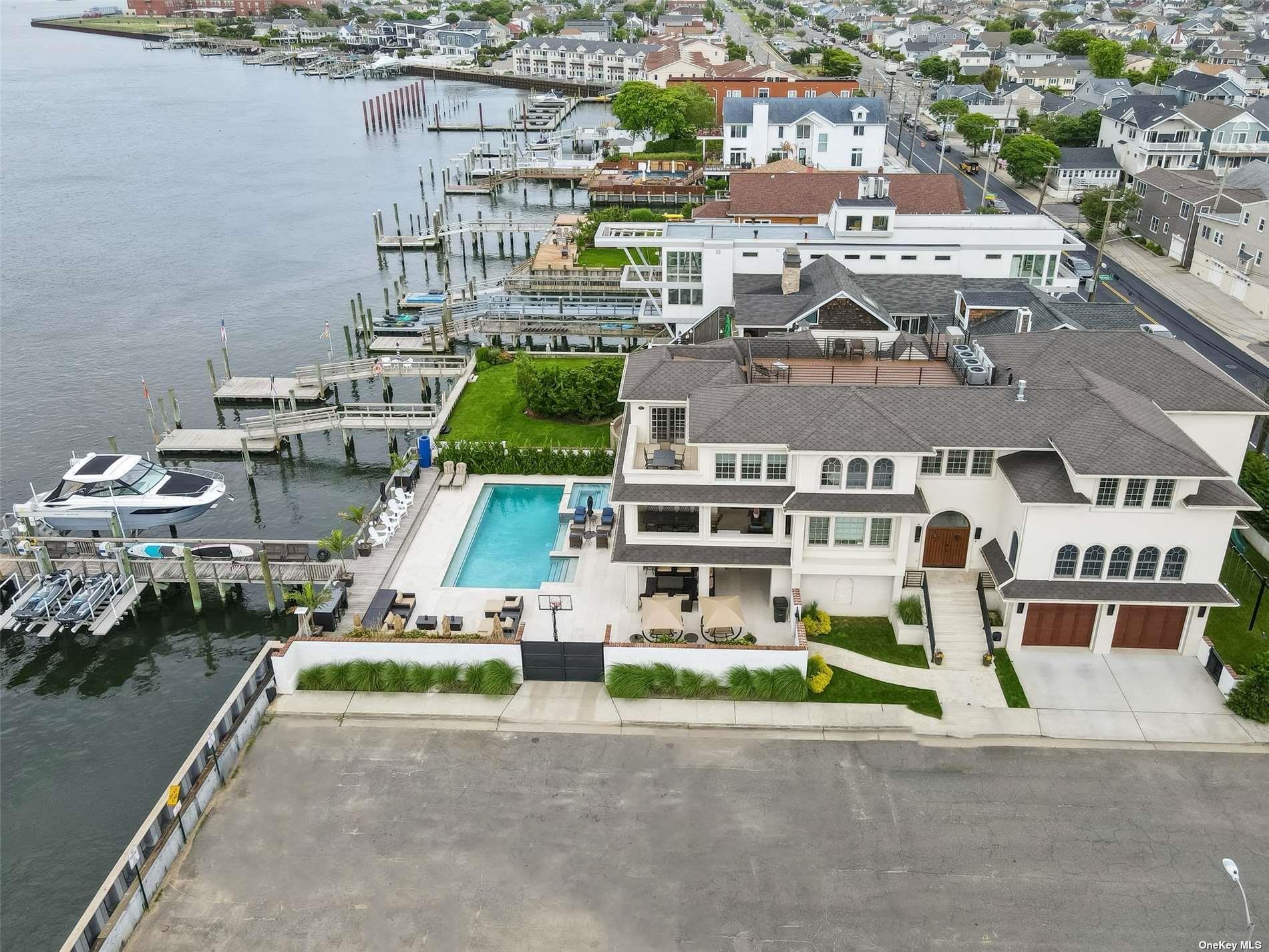 853 W Park Avenue, Long Beach, NY 11561