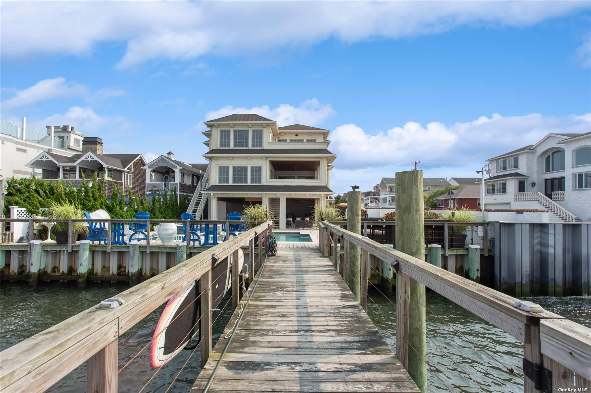 853 W Park Avenue, Long Beach, NY 11561