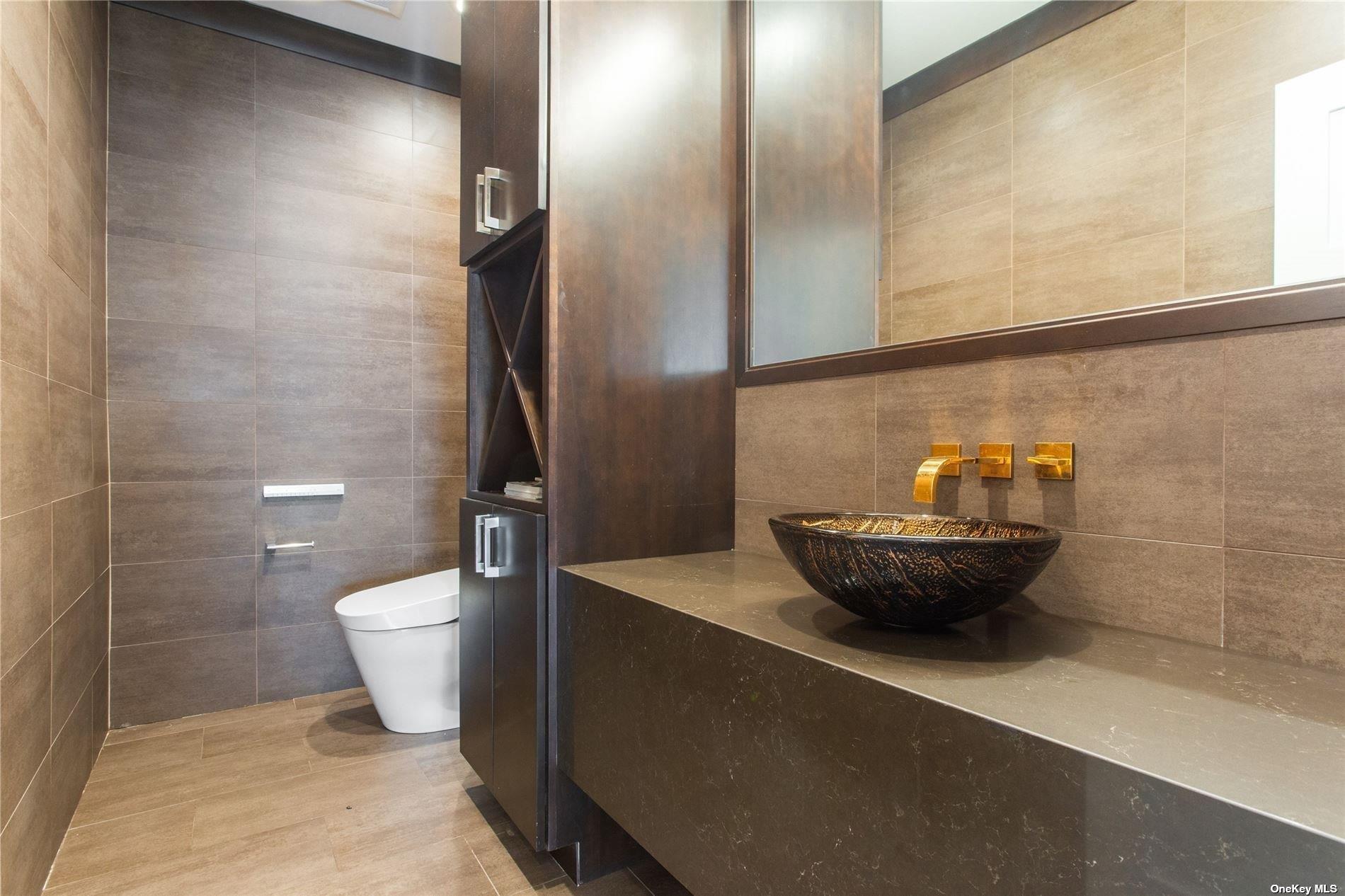 853 W Park Avenue, Long Beach, NY 11561