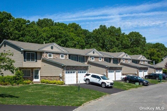 5000 Townhouse Drive # 3204, Coram, NY 11727