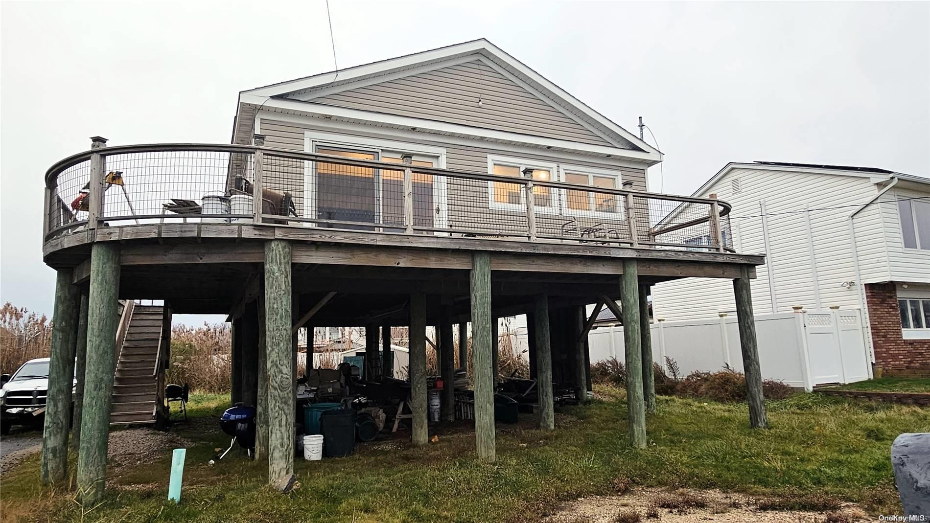 88 Bayview Avenue, Lindenhurst, NY 11757