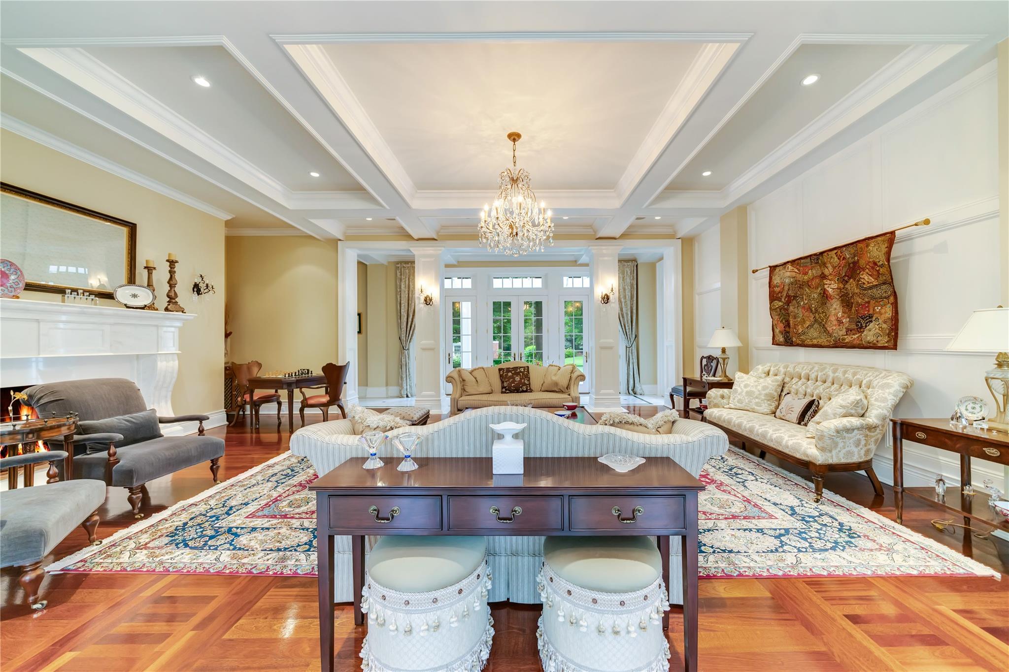 11 Dupont Court, Brookville, NY 11548