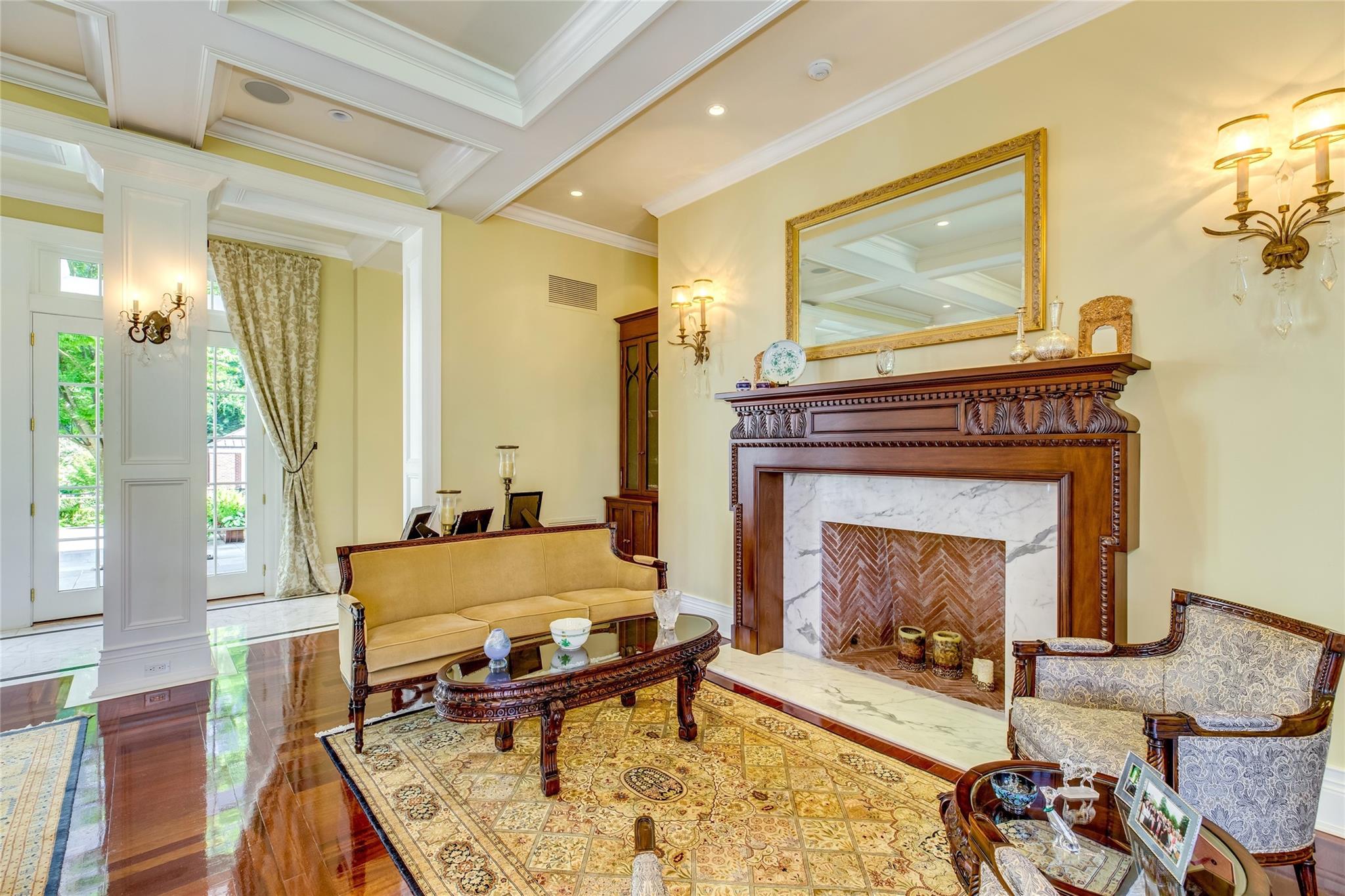 11 Dupont Court, Brookville, NY 11548