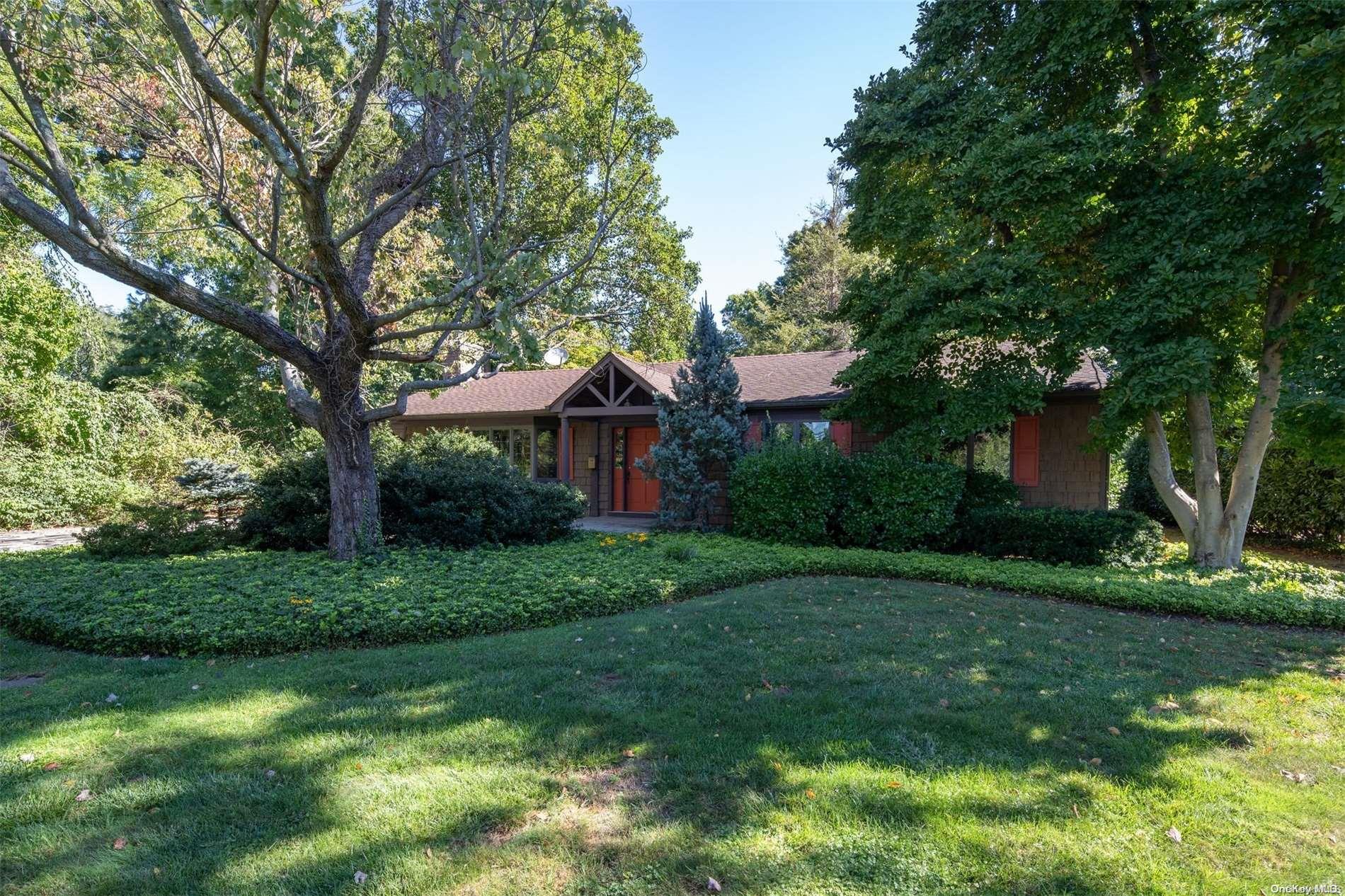 4 Alden Lane, Huntington, NY 11743