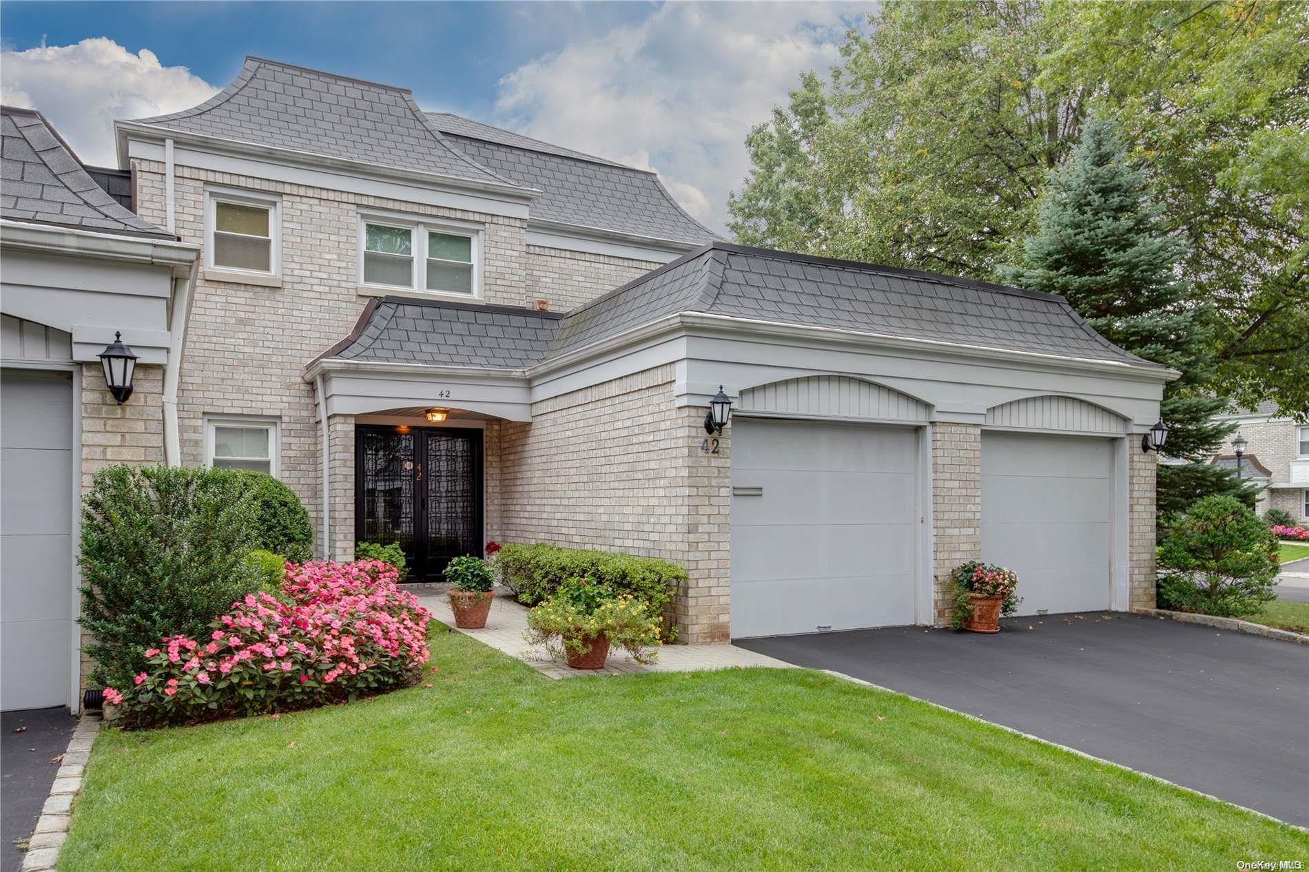 42 Fairway Drive # 42, Manhasset, NY 11030