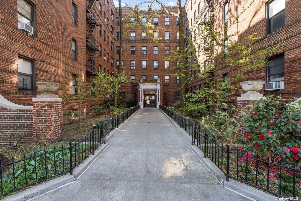 83-10 35 Avenue # 5L, Jackson Heights, NY 11372