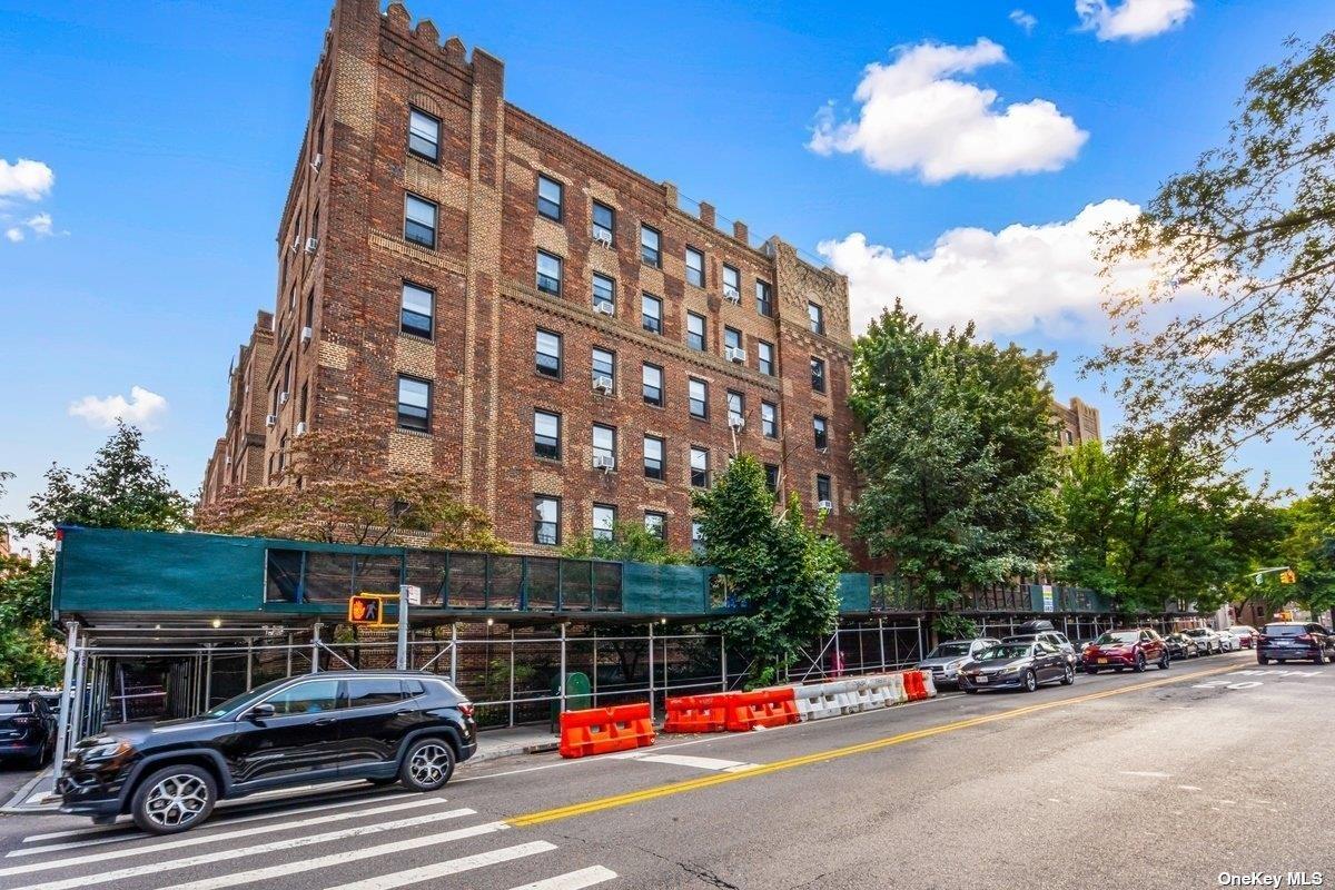 83-10 35 Avenue # 5L, Jackson Heights, NY 11372