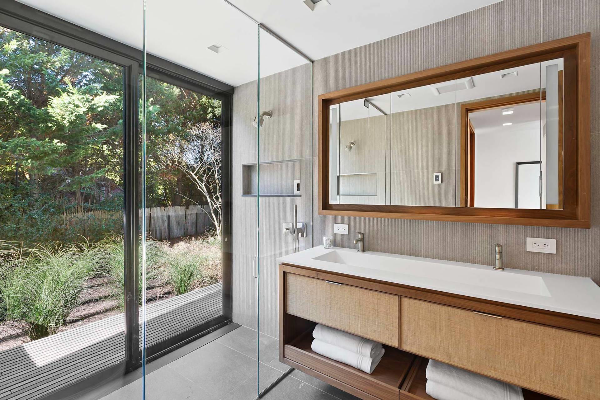 13 Egypt Lane, East Hampton, NY 11937