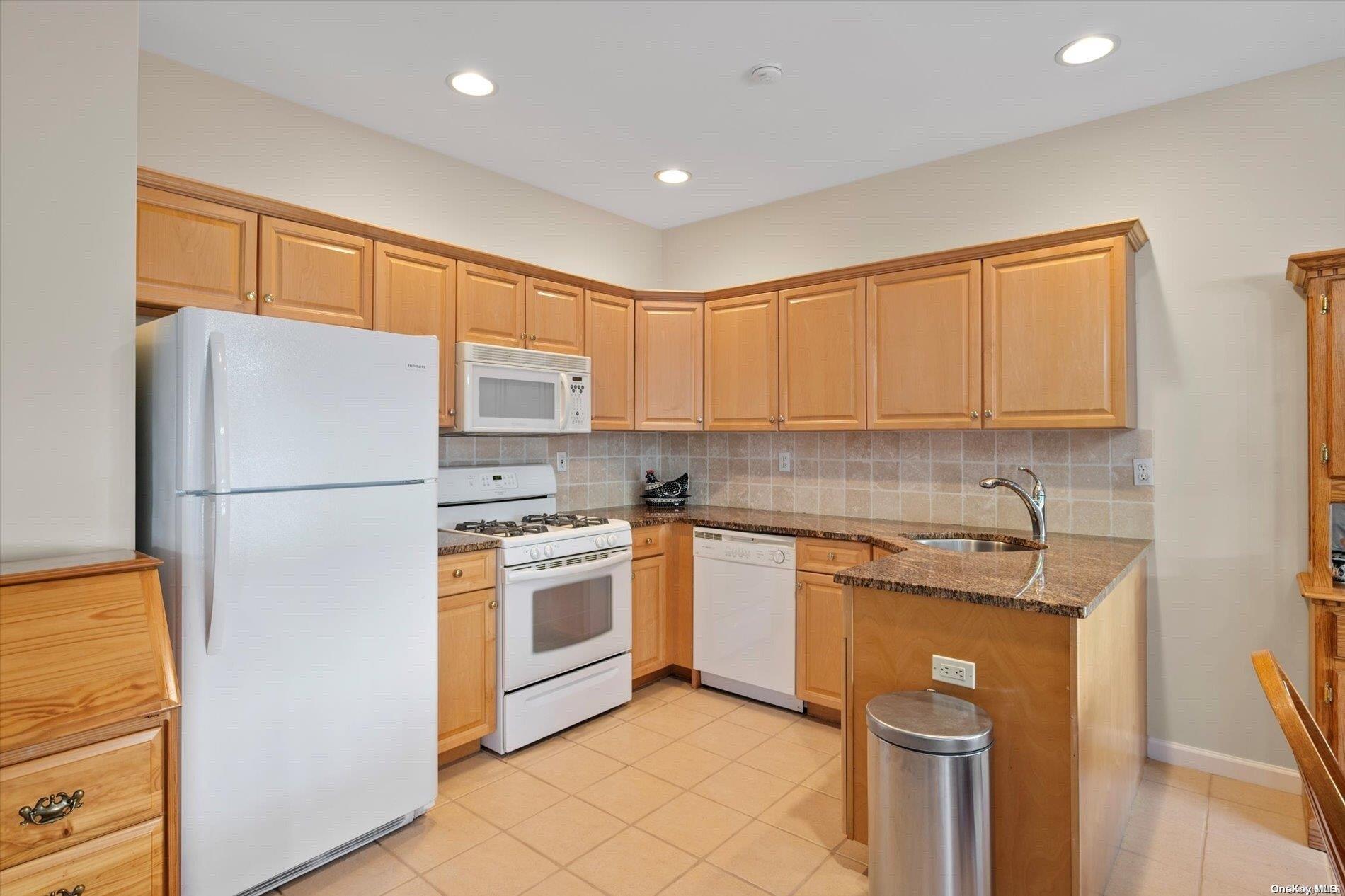 197 Fulton Street # 5, Farmingdale, NY 11735