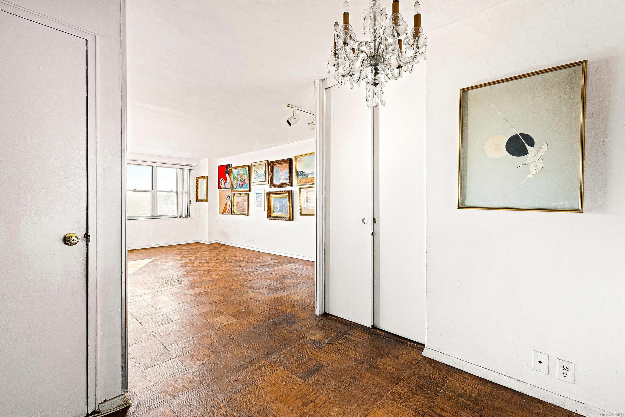 70-25 Yellowstone Boulevard # 7S, Forest Hills, NY 11375