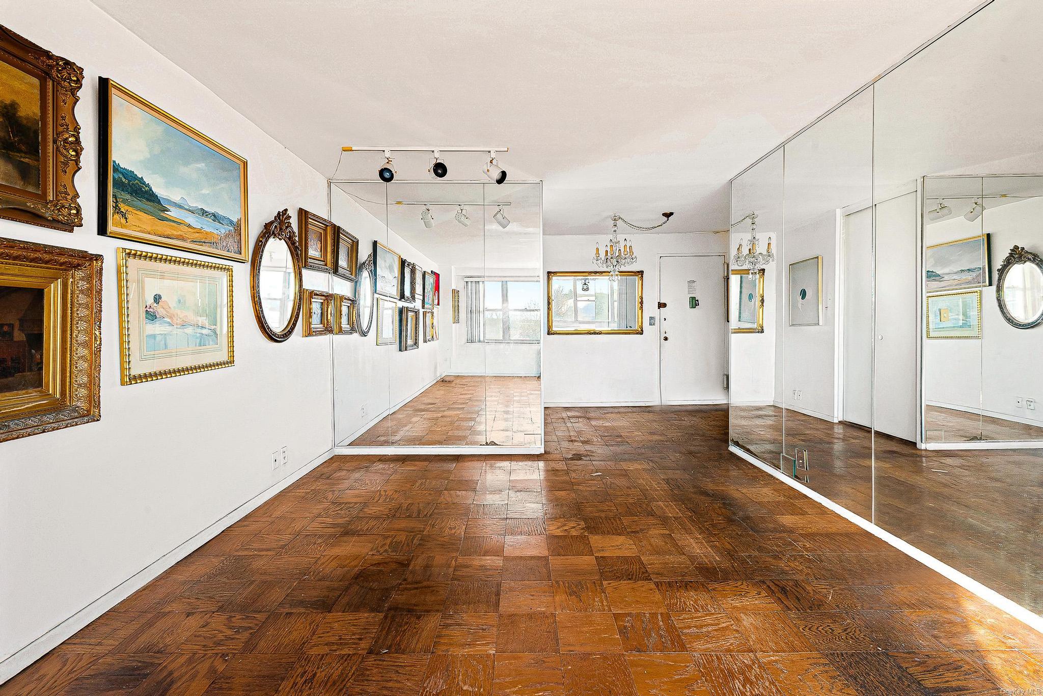 70-25 Yellowstone Boulevard # 7S, Forest Hills, NY 11375