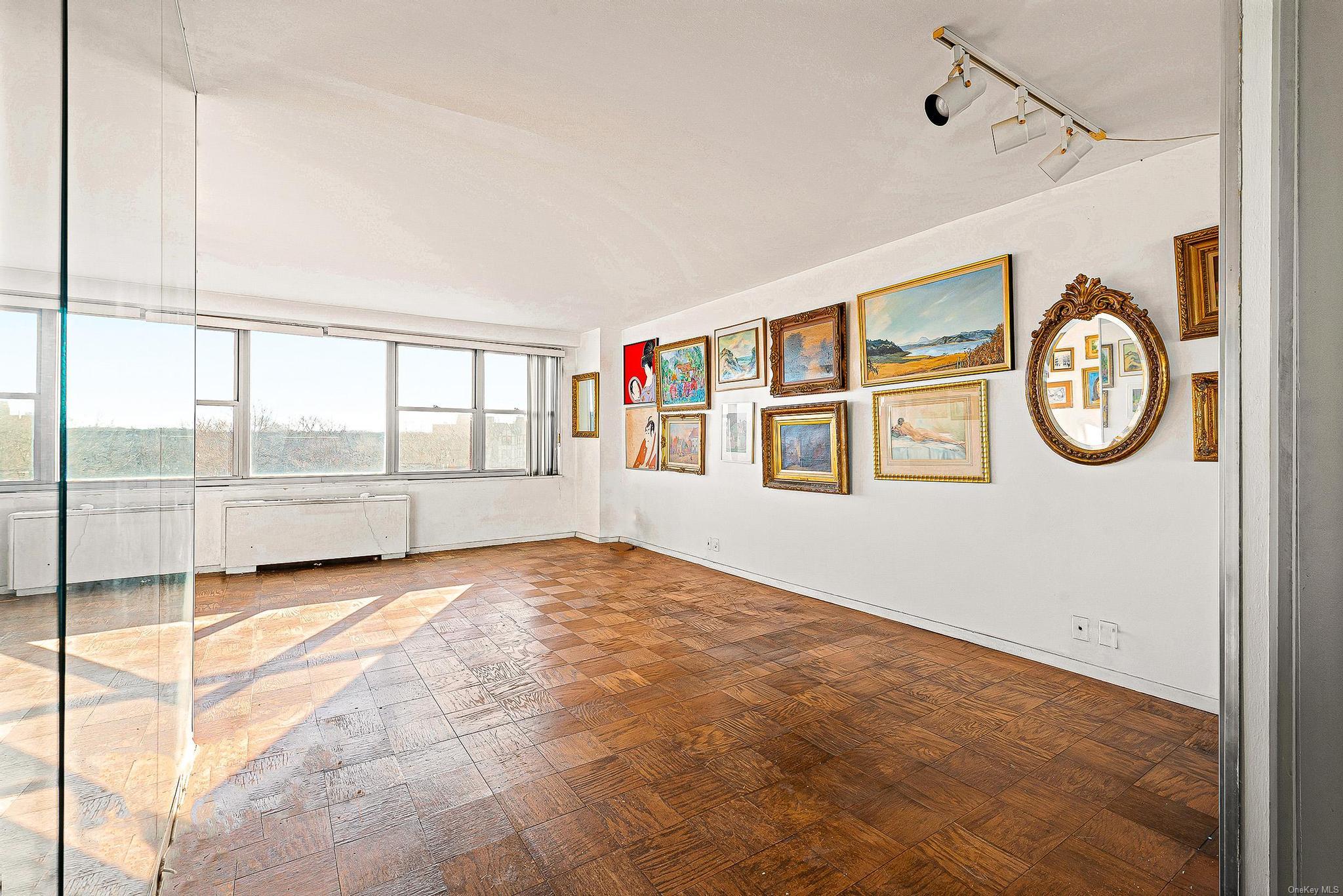 70-25 Yellowstone Boulevard # 7S, Forest Hills, NY 11375