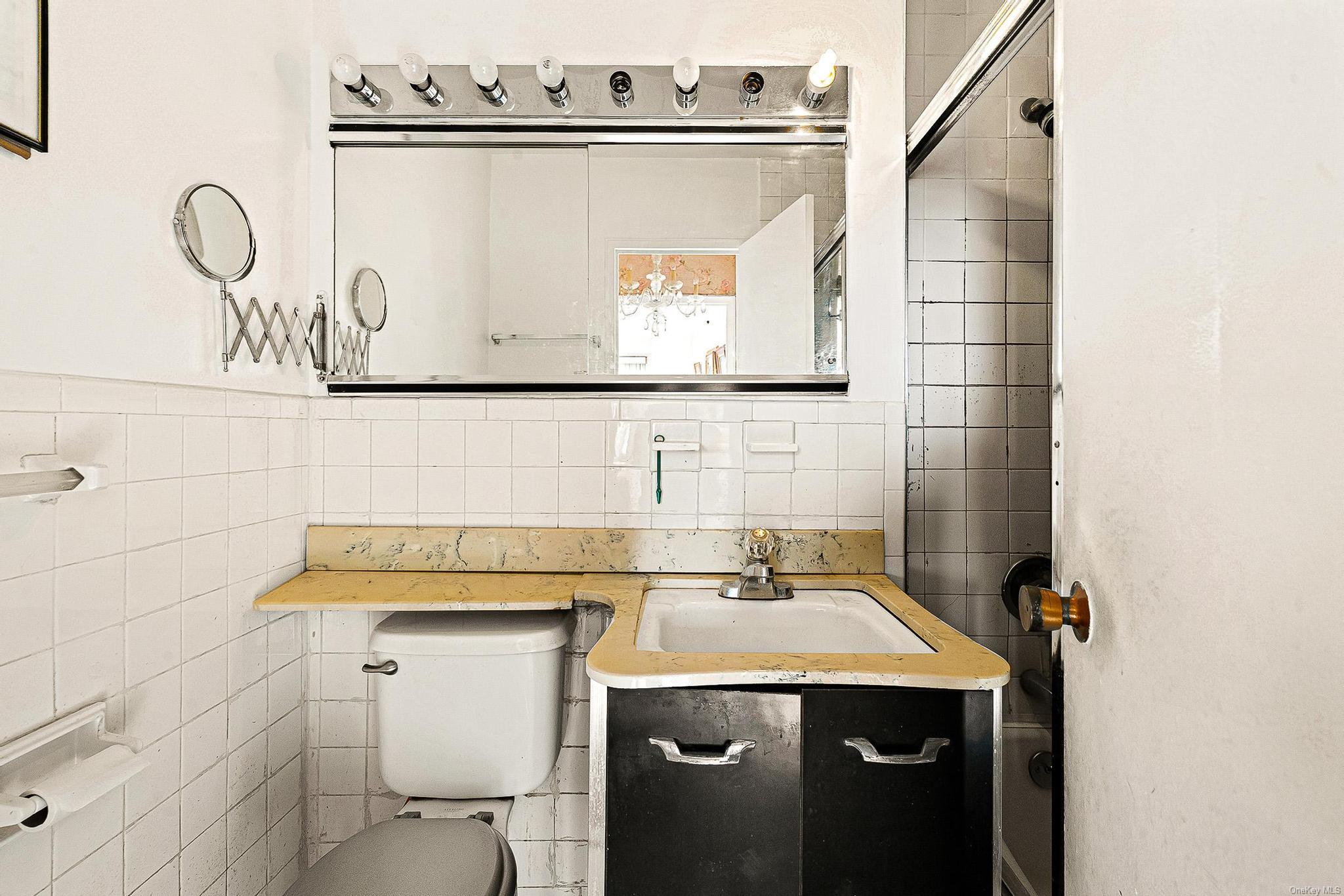 70-25 Yellowstone Boulevard # 7S, Forest Hills, NY 11375