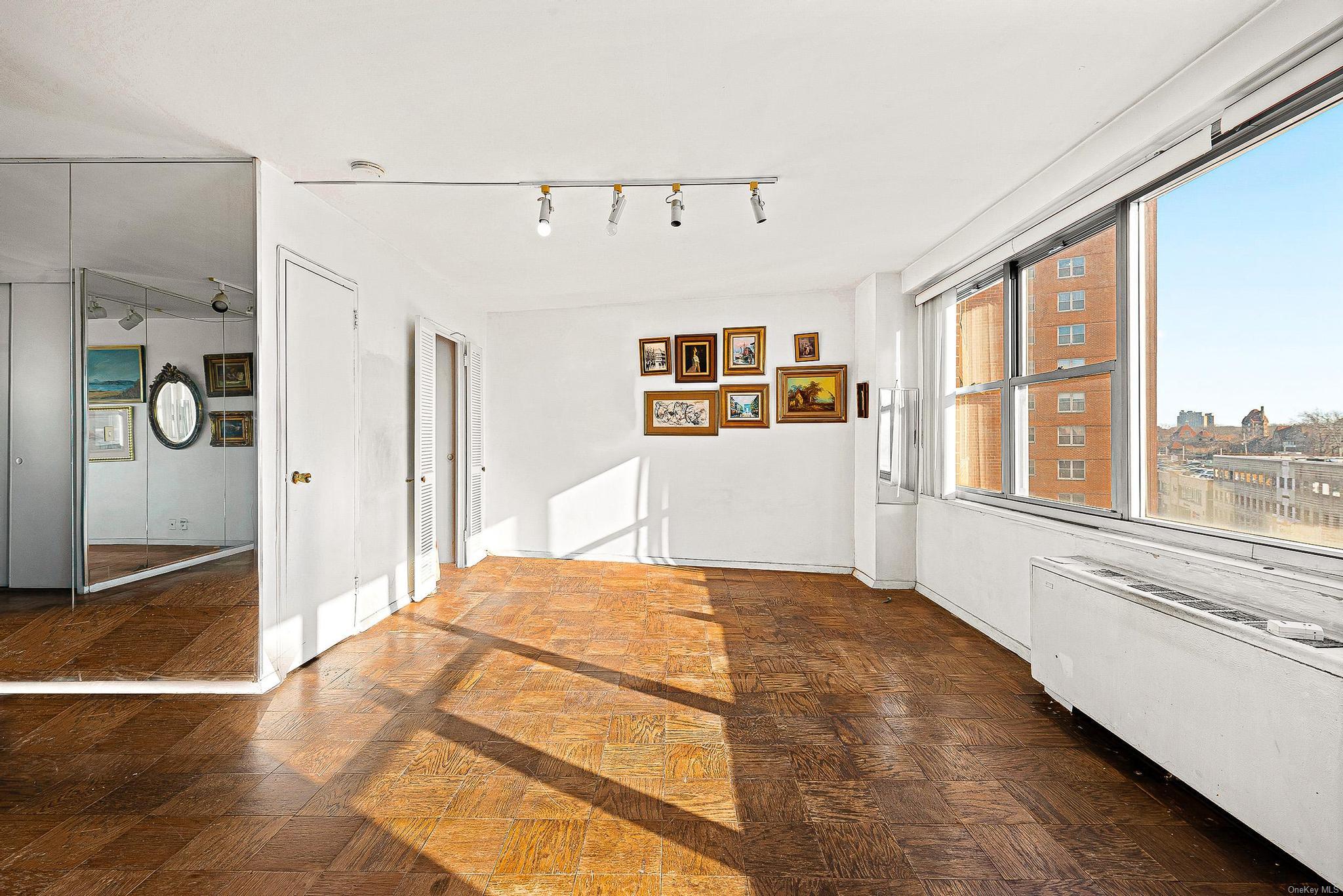 70-25 Yellowstone Boulevard # 7S, Forest Hills, NY 11375