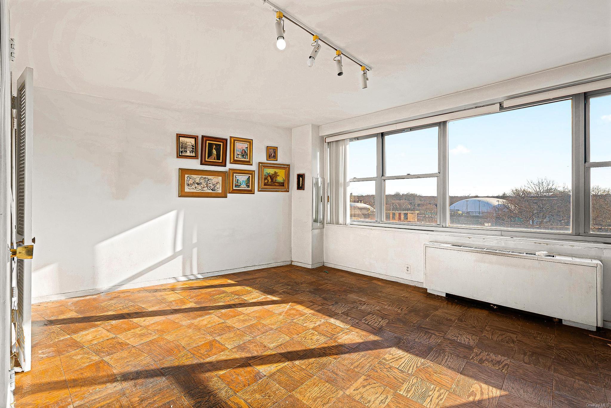 70-25 Yellowstone Boulevard # 7S, Forest Hills, NY 11375