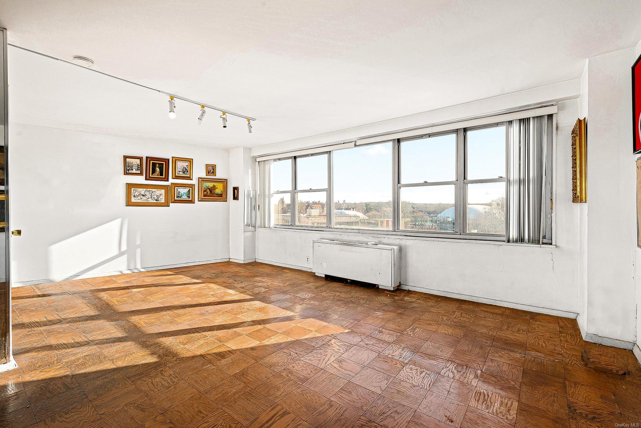 70-25 Yellowstone Boulevard # 7S, Forest Hills, NY 11375