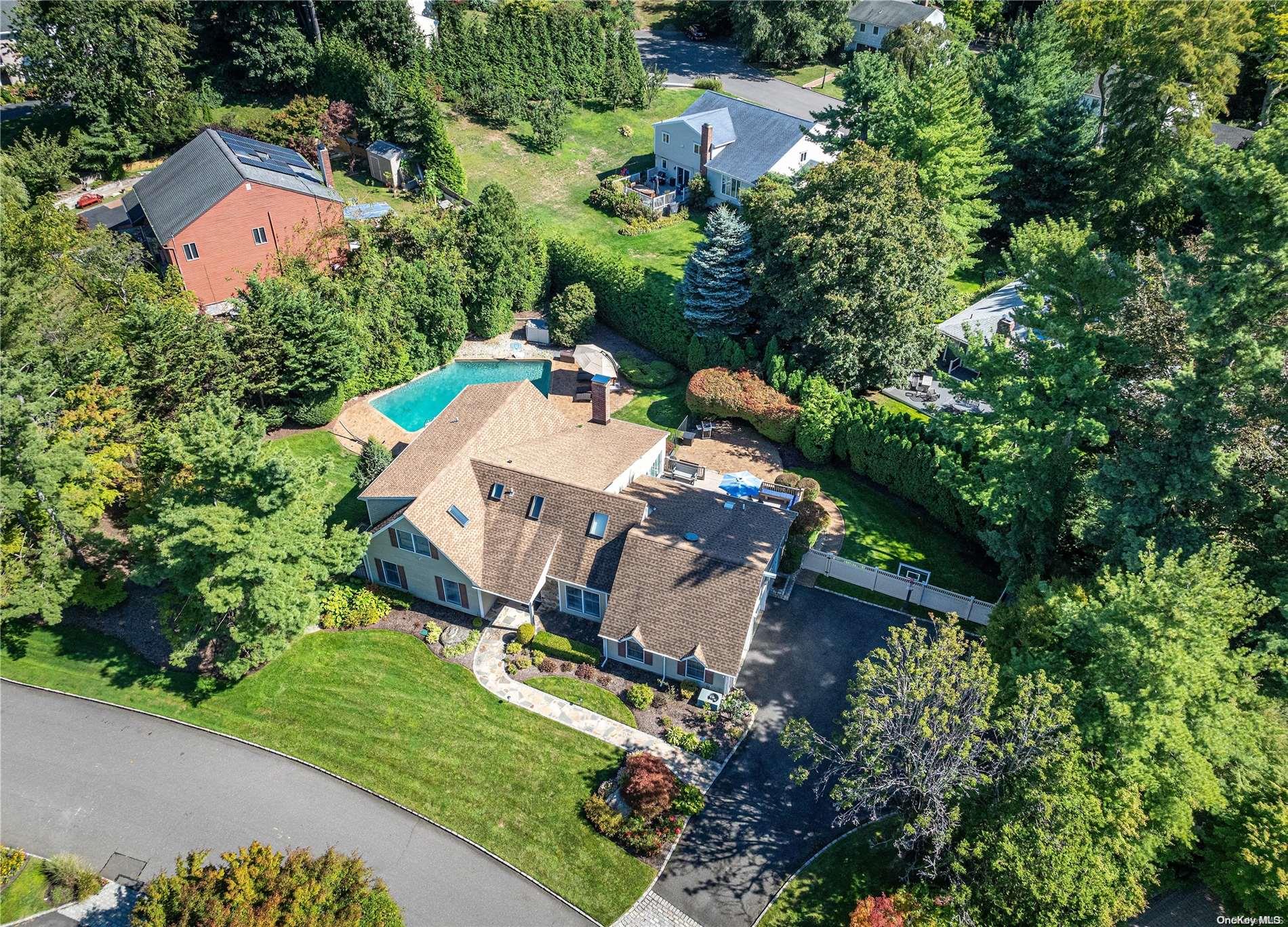 8 Jodi Court, Glen Cove, NY 11542