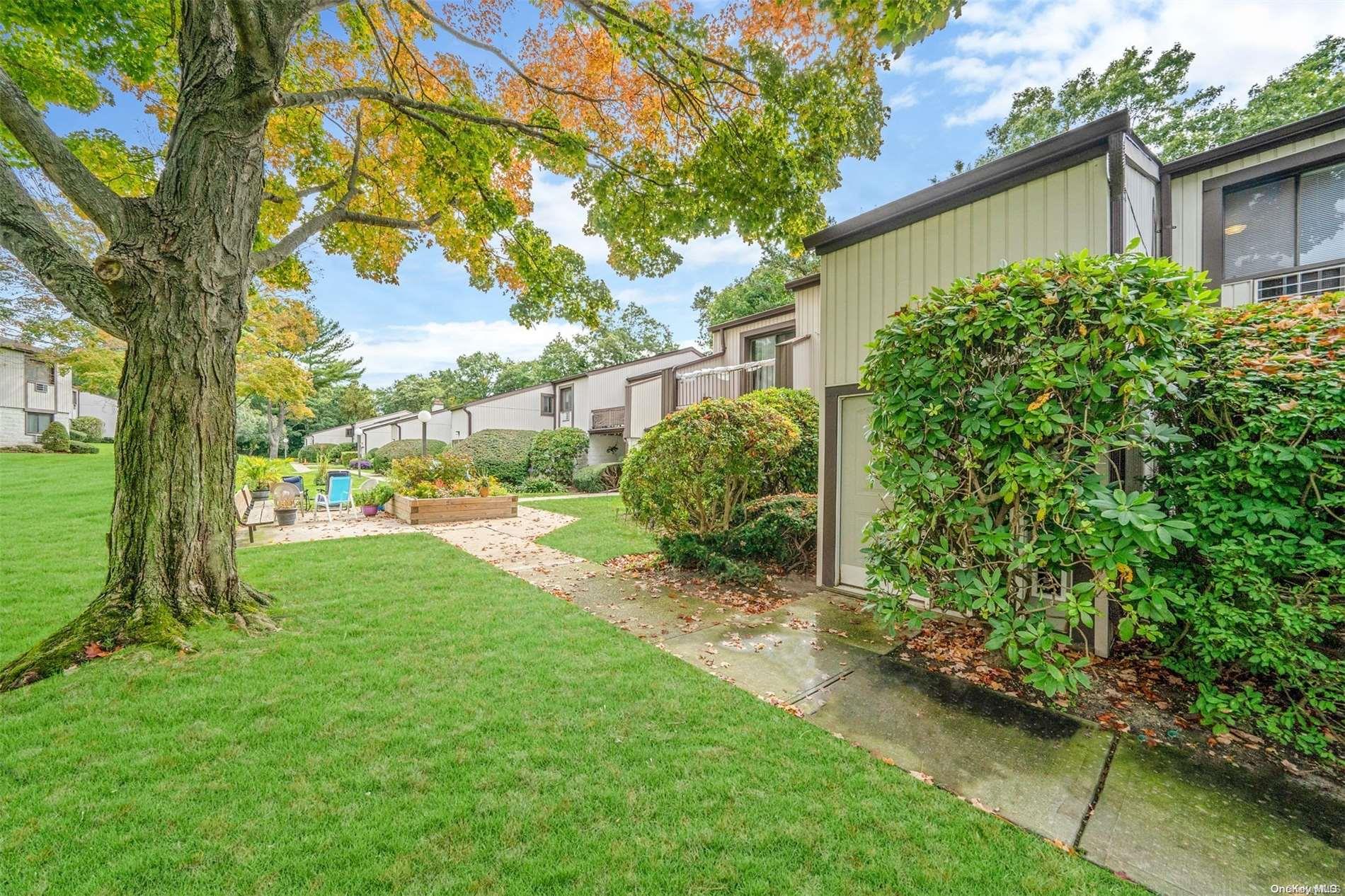 31 Richmond Boulevard # 4B, Ronkonkoma, NY 11779