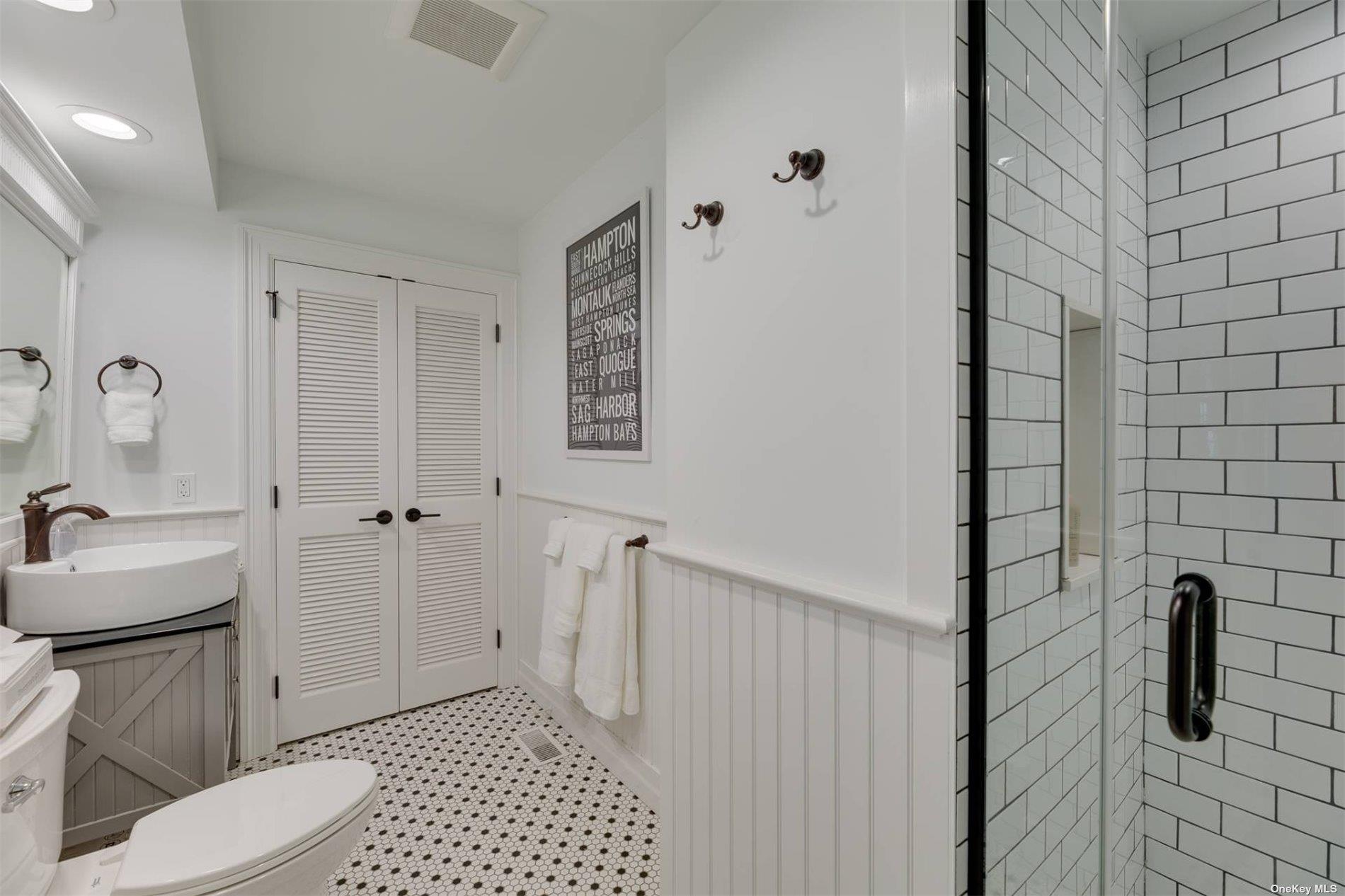 24 Stratton Square, East Hampton, NY 11937