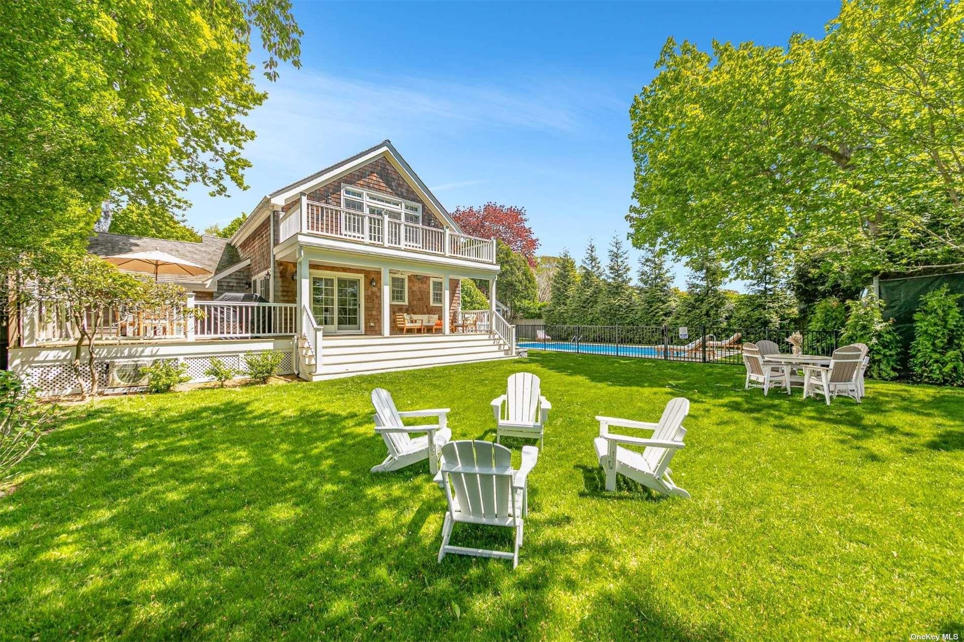 24 Stratton Square, East Hampton, NY 11937