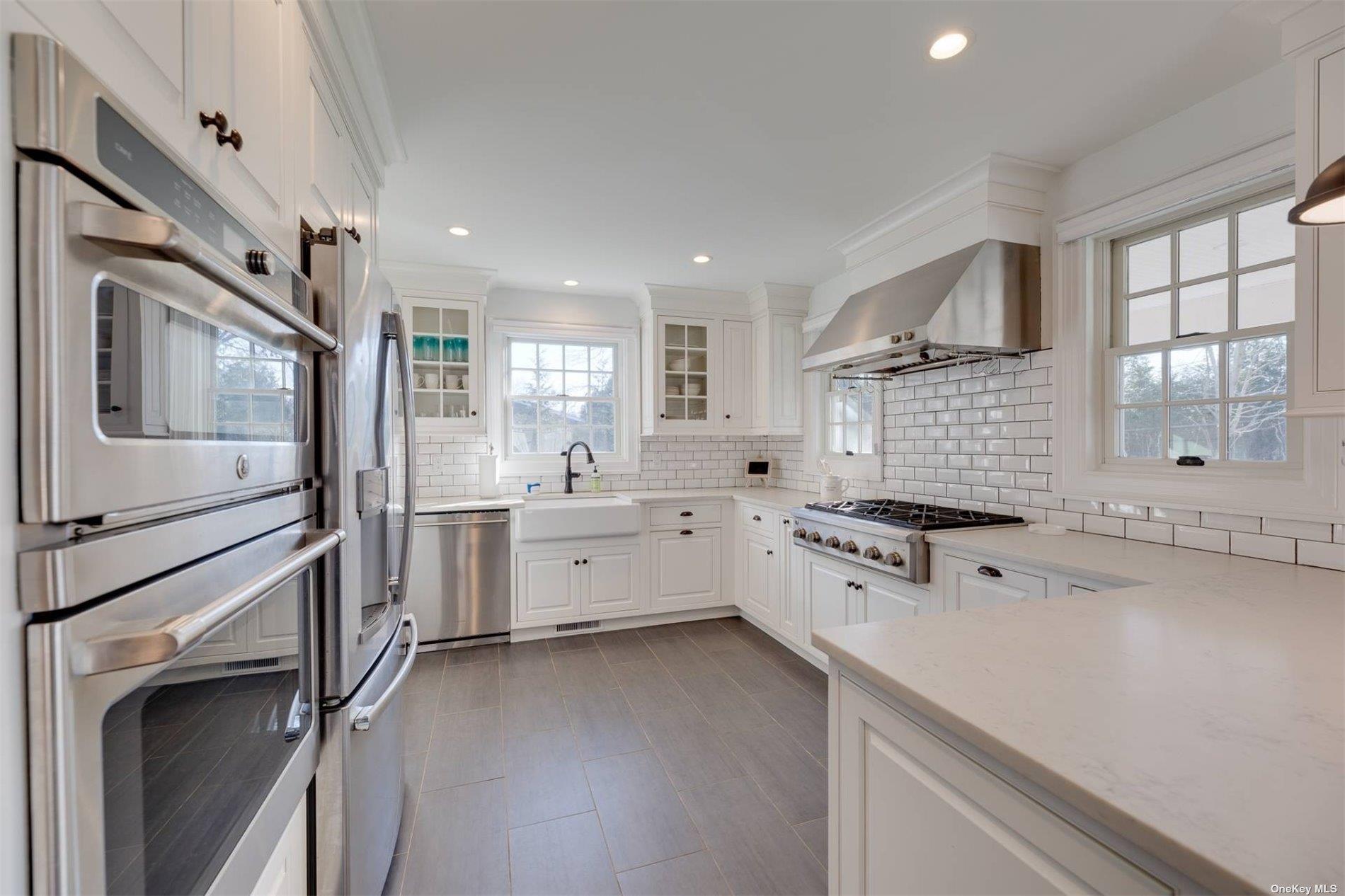 24 Stratton Square, East Hampton, NY 11937