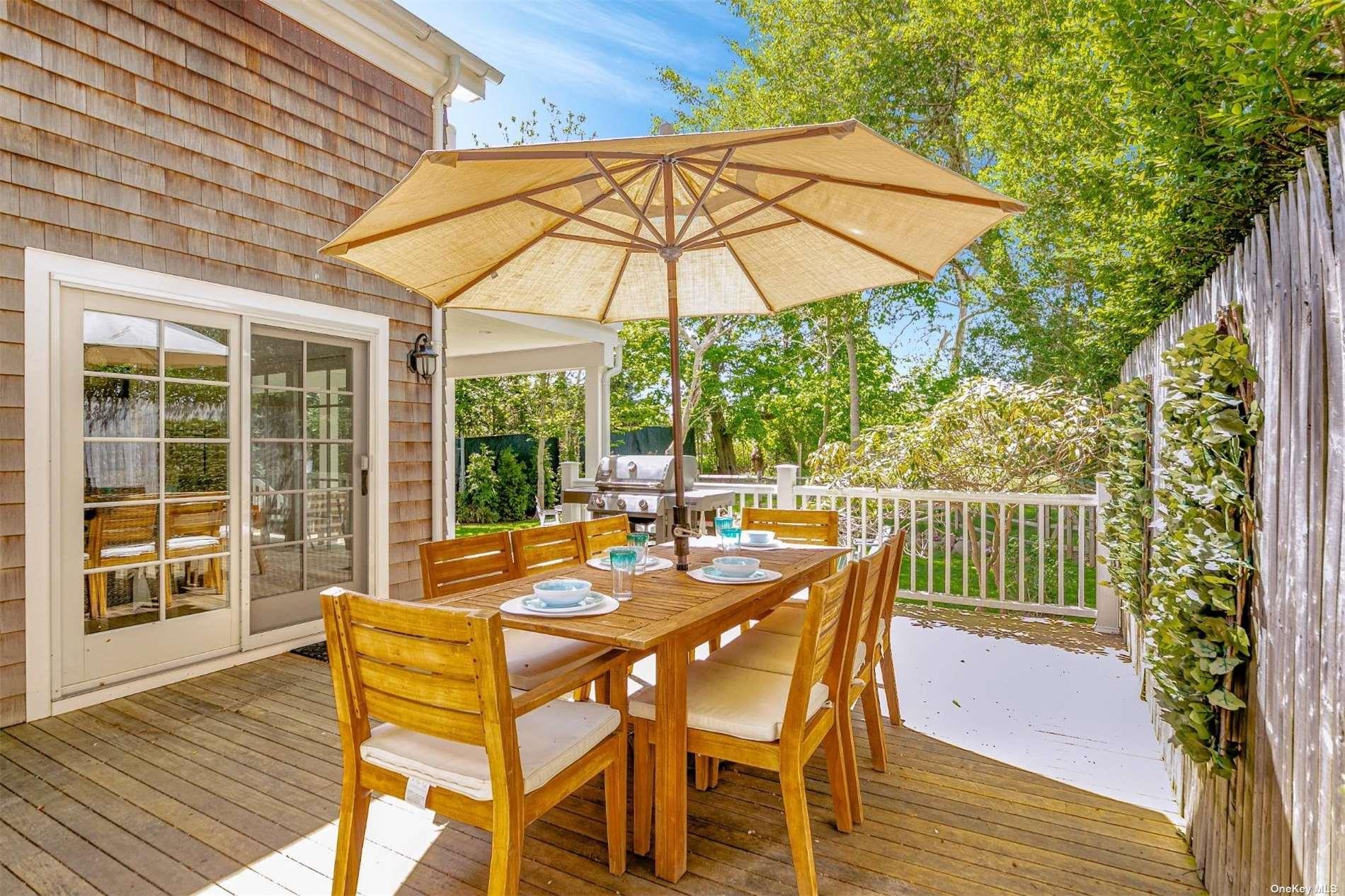 24 Stratton Square, East Hampton, NY 11937