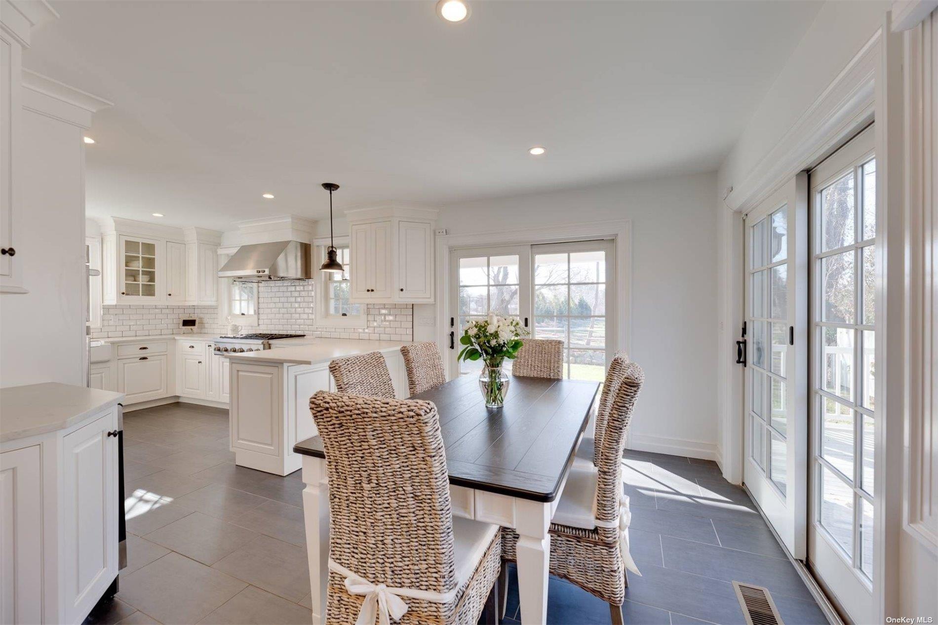 24 Stratton Square, East Hampton, NY 11937