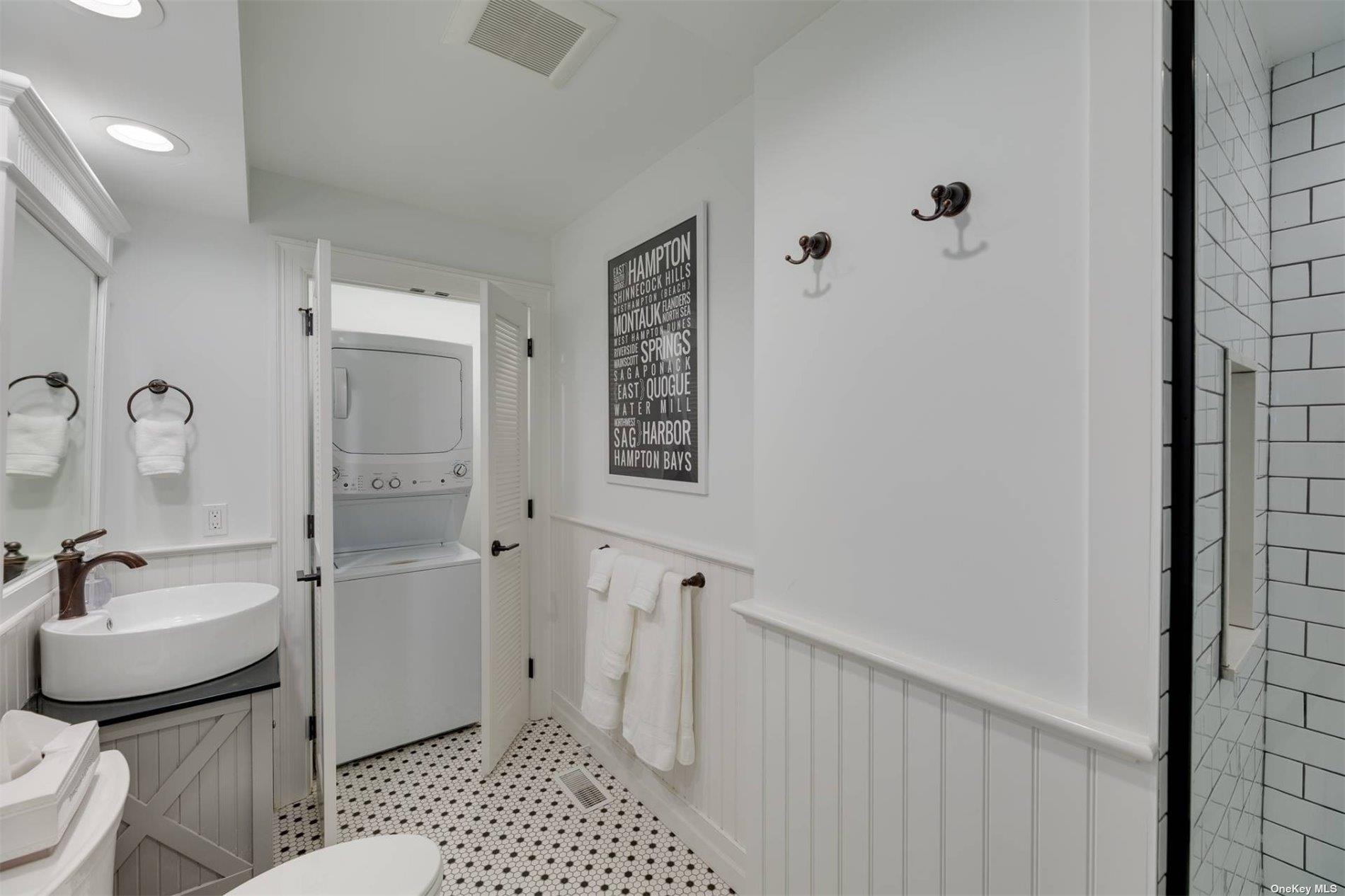 24 Stratton Square, East Hampton, NY 11937