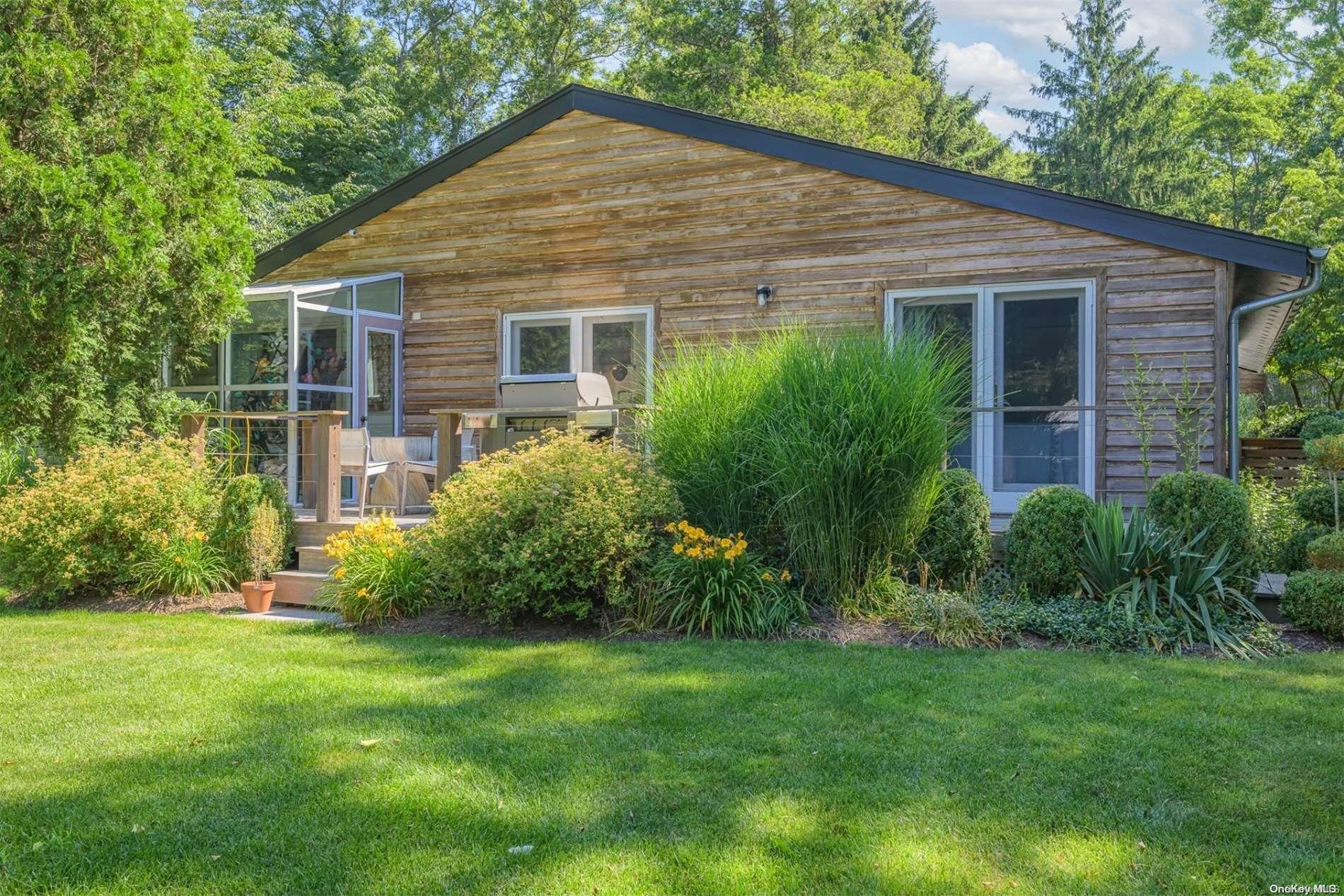 300 N Sea Mecox Road, Southampton, NY 11968